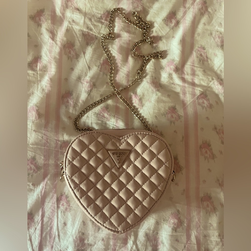 Guess heart purse 💕
